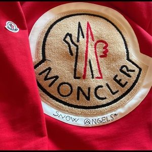 Moncler sweatshirt Large but fits like a meduim